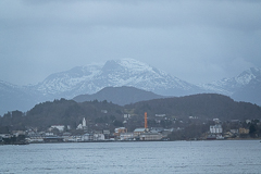 Bergpanorama mit Schnee