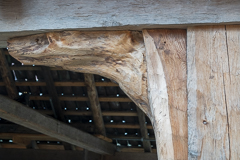 Stütze aus mit Salz imprägniertem Holz